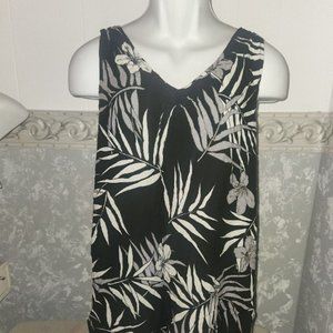 White Stag pretty Black & White sleeveless Rayon top in size 1XL (16W)